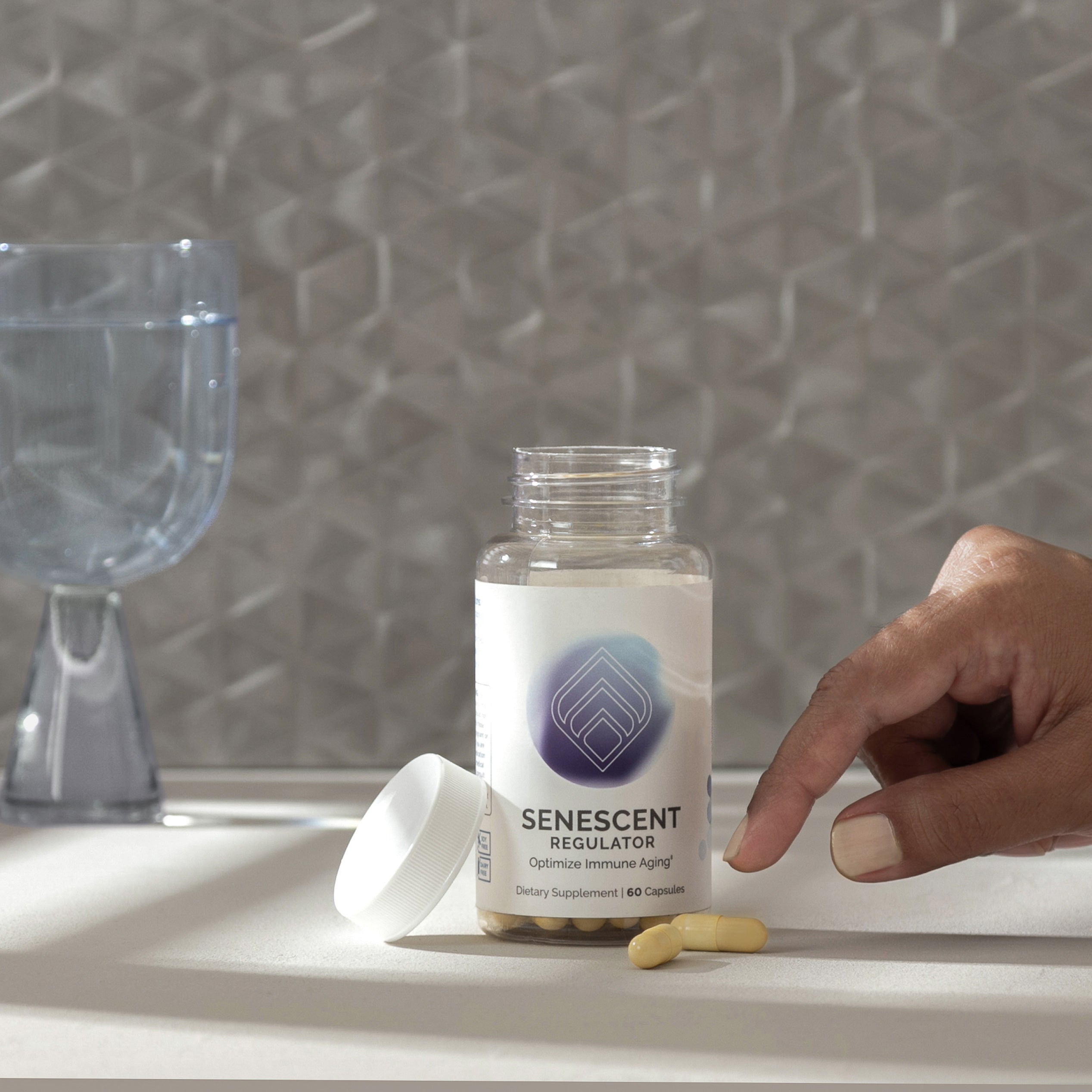 Senescent Regulator dietary supplement: 60 capsules to optimize immune aging.